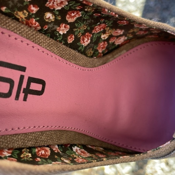 NWOT | GOSSIP |Textured Fabric Upper| Twisted Knot Peep Toe|Platform Heel|Size 6 - Picture 10 of 13